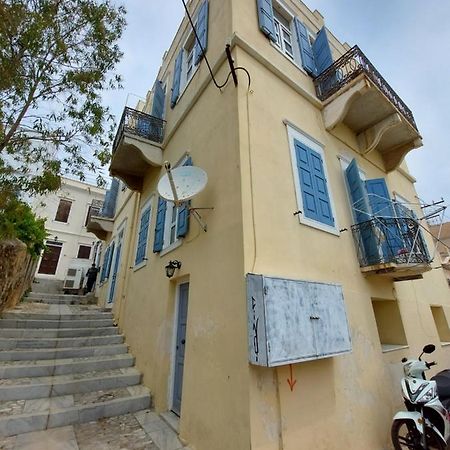 Artemis Ermoupoli Centre Appartement Pour Petit Budget Backpackers Luaran gambar