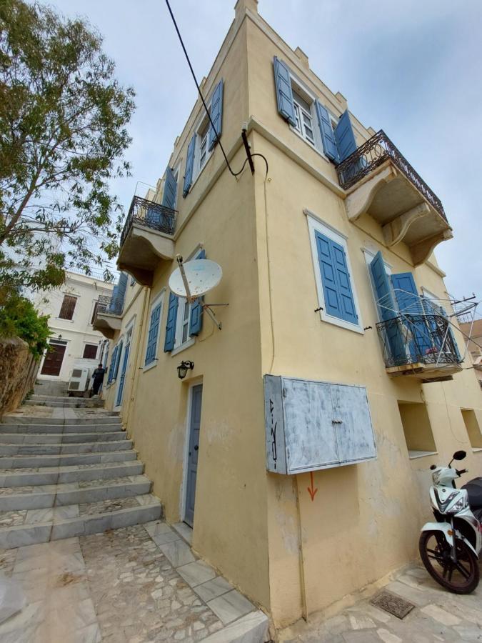 Artemis Ermoupoli Centre Appartement Pour Petit Budget Backpackers Luaran gambar